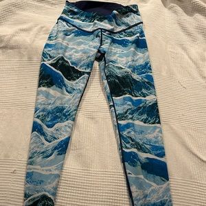 Oiselle Reversible Bird Hug Tights - size 6